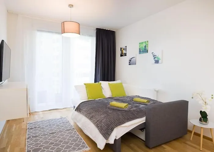 Premium City Apartment With Balcony! Free Garage Parking Included!