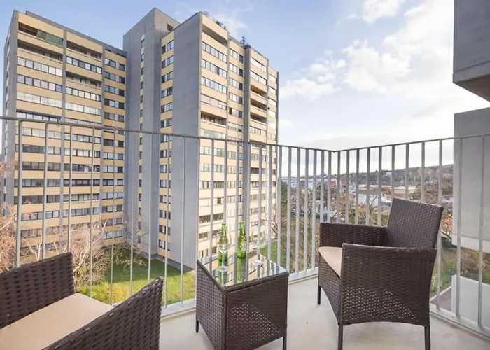 Premium City Apartment With Balcony! Free Garage Parking Included!